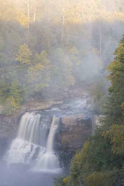 Jaynes Gallery 아티스트의 USA-West Virginia-Davis Overview of waterfall in Blackwater State Park작품입니다.